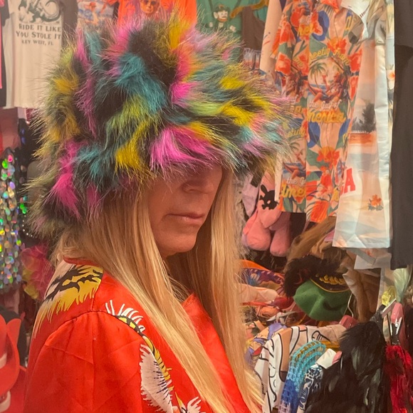 Cover Photo Rainbow Animal Print Faux Fur Costume Y2K Rave Fuzzy Bucket Hat - Picture 2 of 6